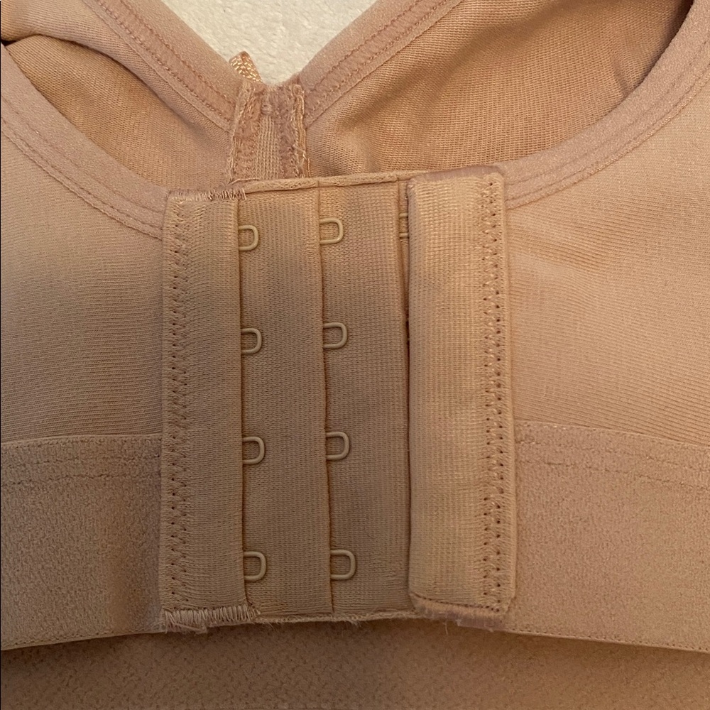 Fruit of the Loom 2 Pack Sand/Black Hue Unlined Wirefree Bras… - Picture 4 of 7